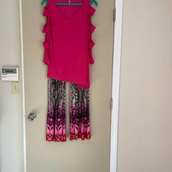 Last Tango 3/4 Ladder-Sleeve, Asymmetrical Top. Fuchsia. M - Picture 4 of 9